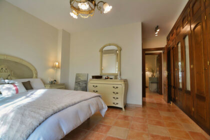 dd9792aa5c81624d3e67fe8019fb7ab8 - 33