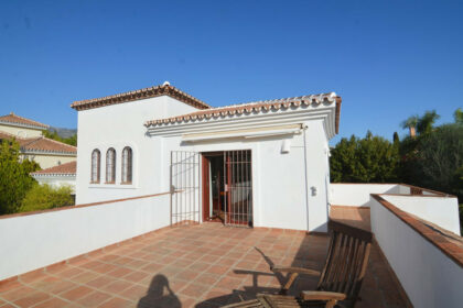 dd9792aa5c81624d3e67fe8019fb7ab8 - 40