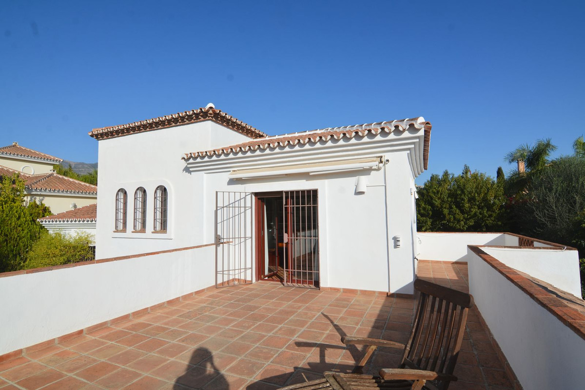 dd9792aa5c81624d3e67fe8019fb7ab8 - 40