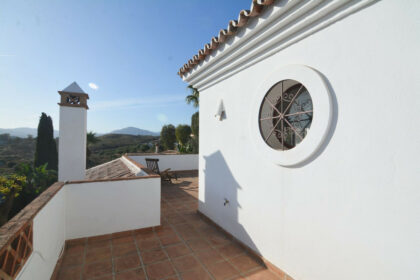 dd9792aa5c81624d3e67fe8019fb7ab8 - 41