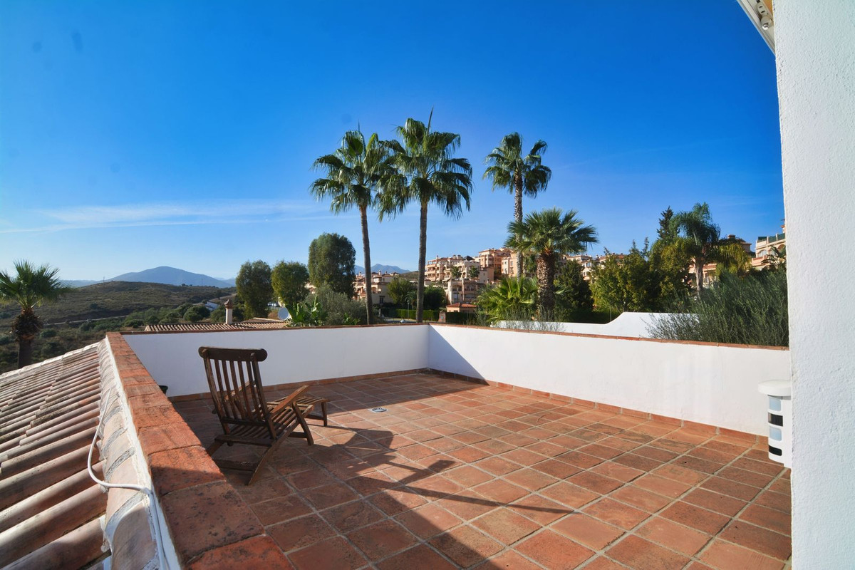 dd9792aa5c81624d3e67fe8019fb7ab8 - 42