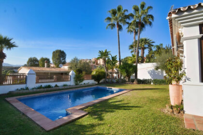 dd9792aa5c81624d3e67fe8019fb7ab8 - 50