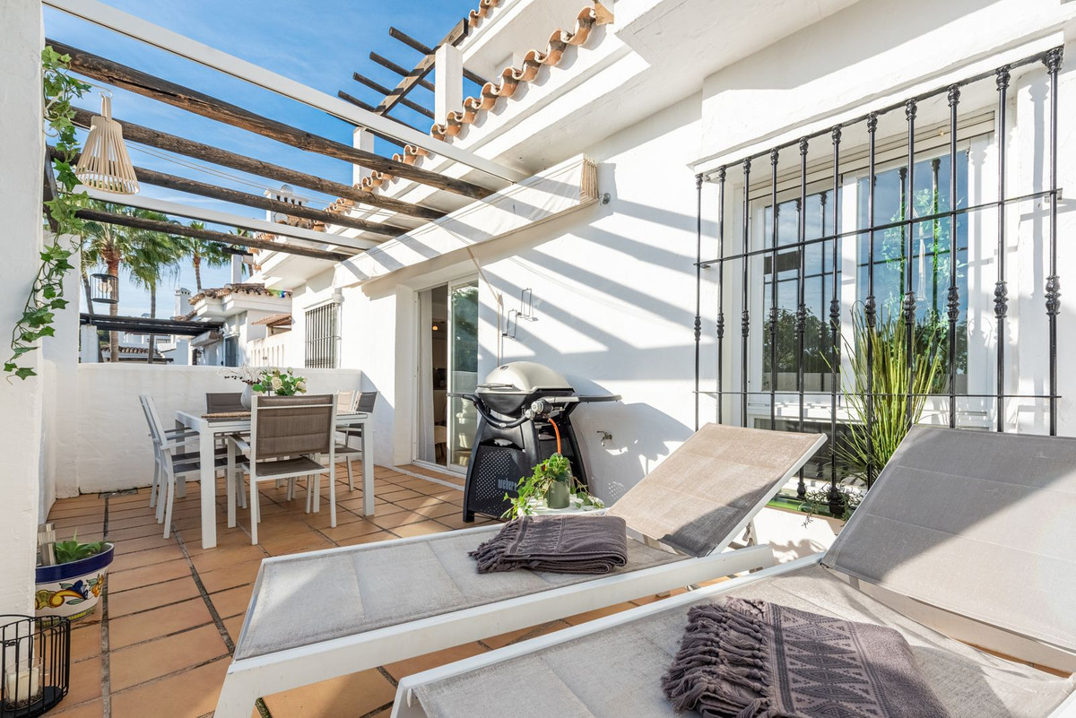 de05329b64c4322b8b40df7cc0fe6c74 - 11