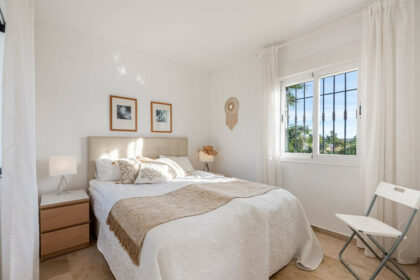 de05329b64c4322b8b40df7cc0fe6c74 - 12