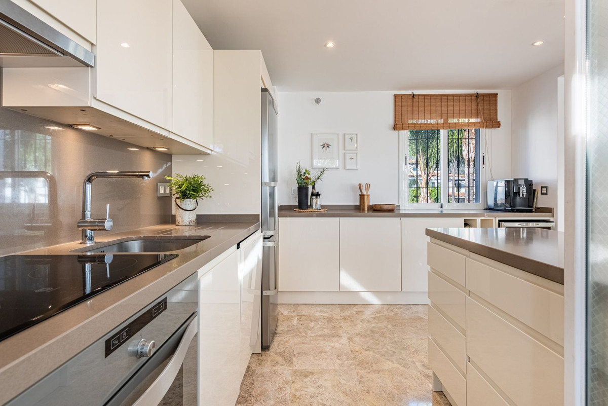 de05329b64c4322b8b40df7cc0fe6c74 - 6