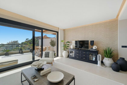 df2c175655a61c4f62cc17616535c070 - 12