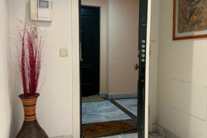 df3077e6d72e43e1809de1f3eda5c648 - 12