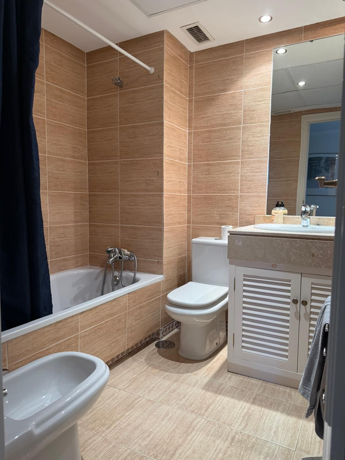 df3077e6d72e43e1809de1f3eda5c648 - 20