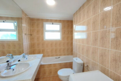 dfd03339ea50ea8cfed181b30515f0f5 - 19