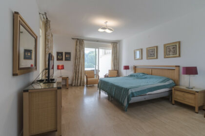 e0f7db29da66fb09db57e1479ac13beb - 22