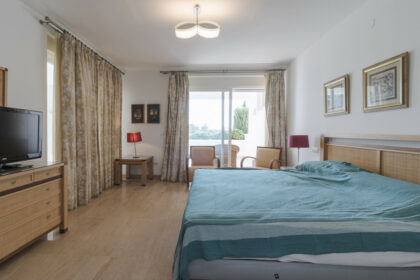 e0f7db29da66fb09db57e1479ac13beb - 23