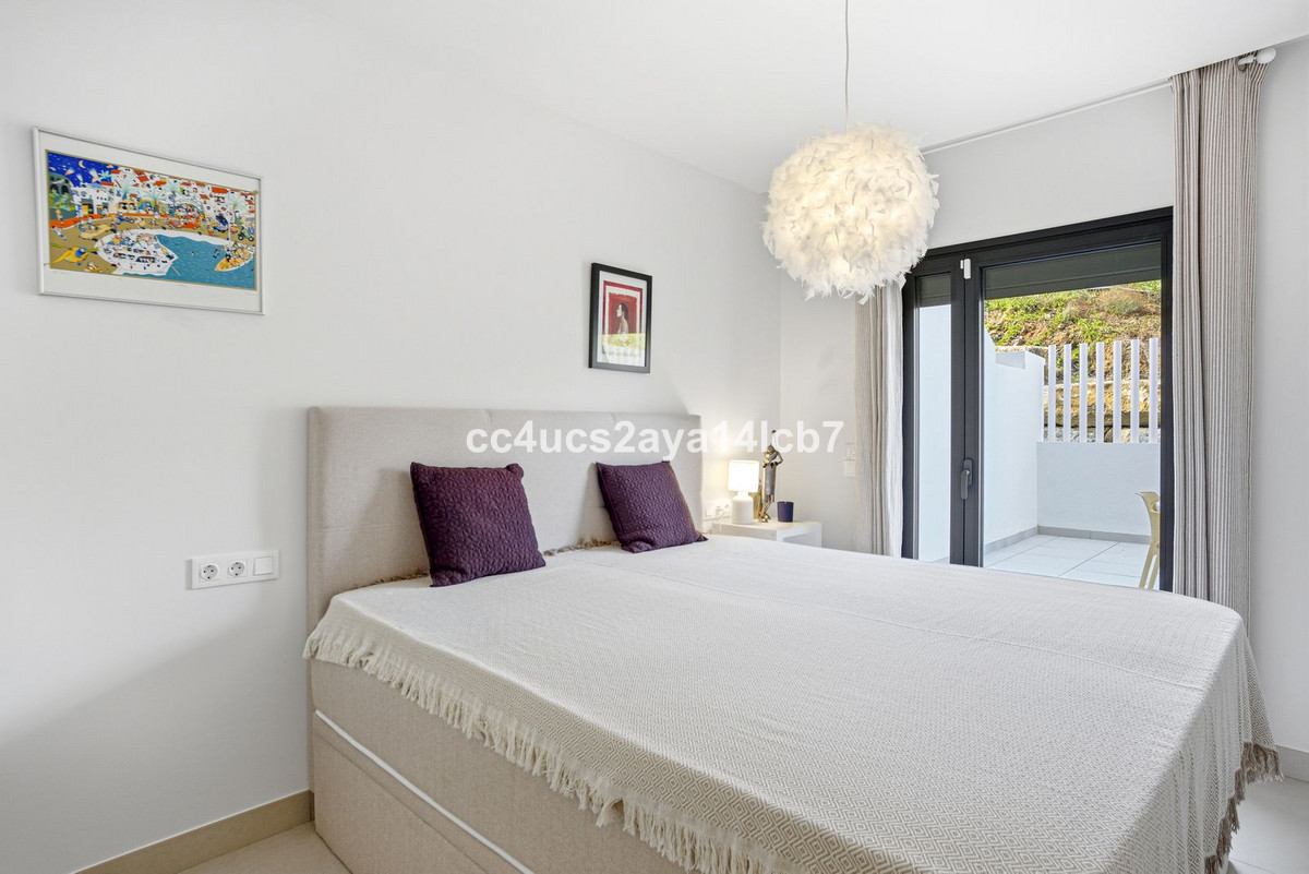 e1288bf7535e01768ed88f6a611e84e1 - 24