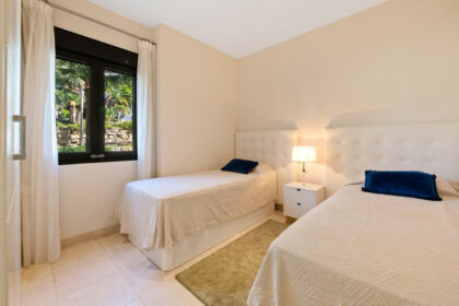 e1ef14059210b332cd004ad3b2be571e - 13