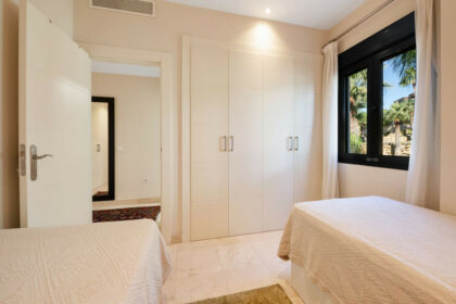 e1ef14059210b332cd004ad3b2be571e - 15