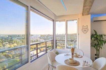 e26a18fb8cf884d0fe4dc2af72c8e83e - 1