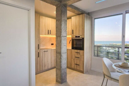 e26a18fb8cf884d0fe4dc2af72c8e83e - 10