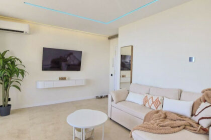 e26a18fb8cf884d0fe4dc2af72c8e83e - 17