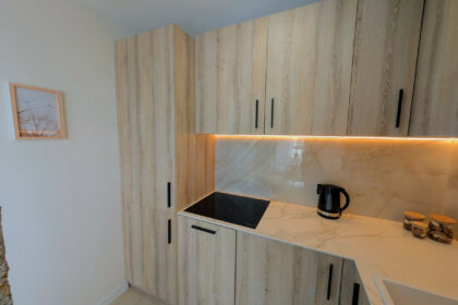 e26a18fb8cf884d0fe4dc2af72c8e83e - 20