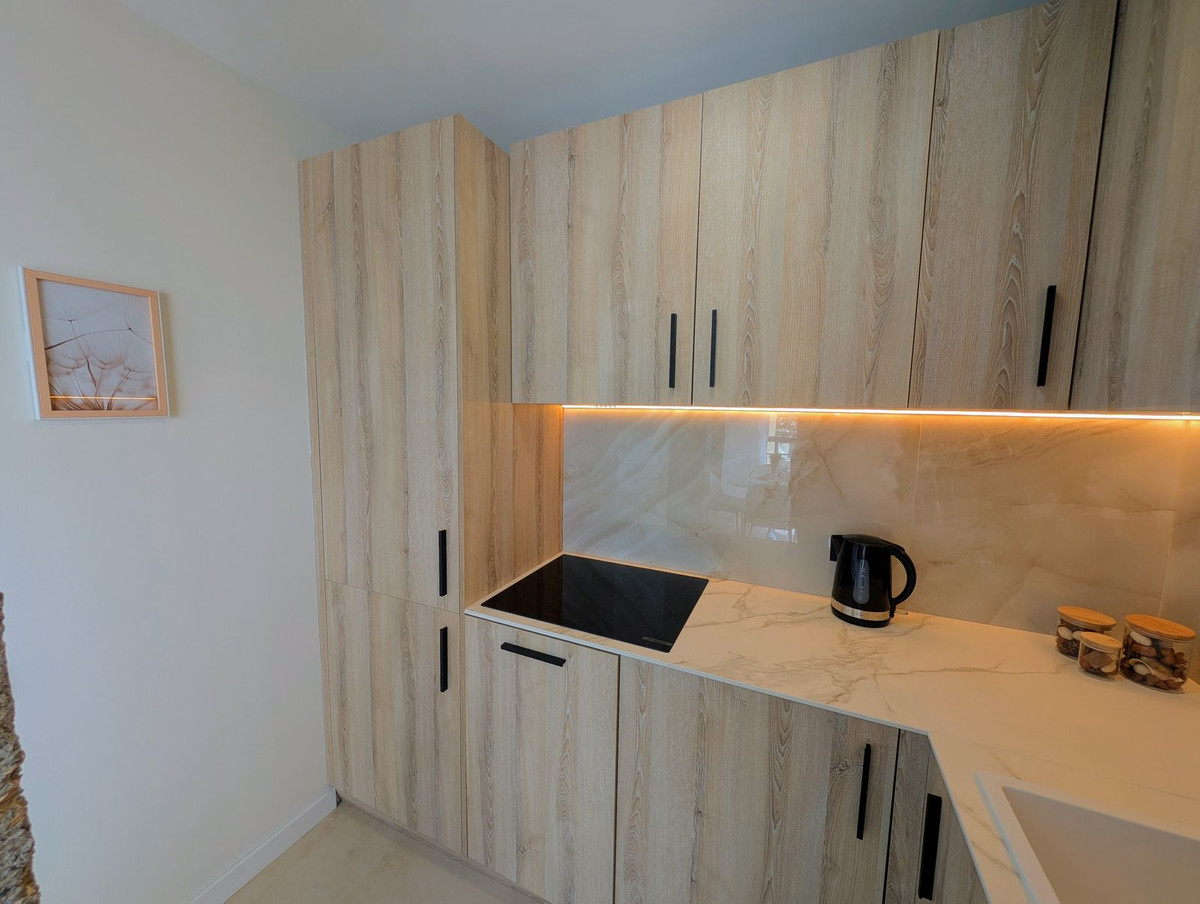 e26a18fb8cf884d0fe4dc2af72c8e83e - 20