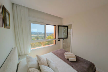 e26a18fb8cf884d0fe4dc2af72c8e83e - 27