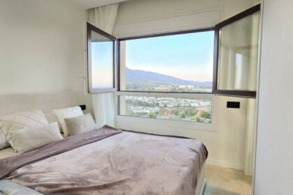 e26a18fb8cf884d0fe4dc2af72c8e83e - 28