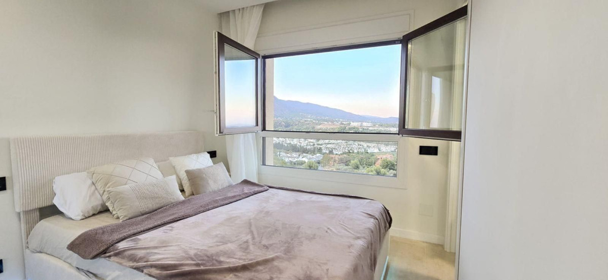 e26a18fb8cf884d0fe4dc2af72c8e83e - 28