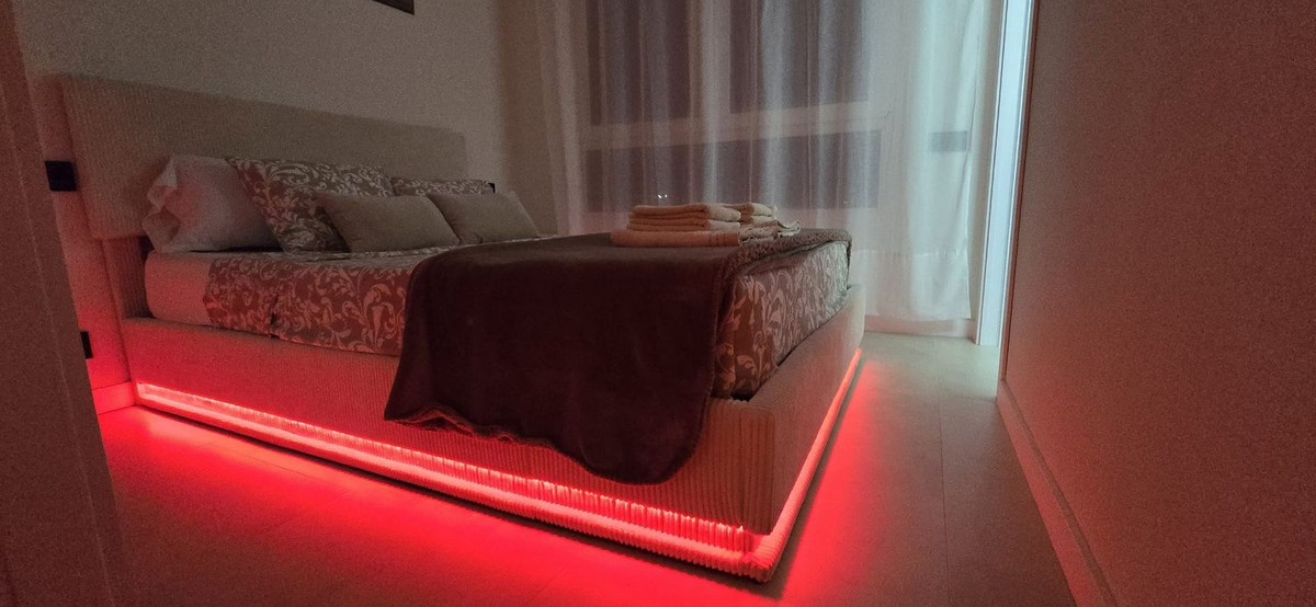 e26a18fb8cf884d0fe4dc2af72c8e83e - 32