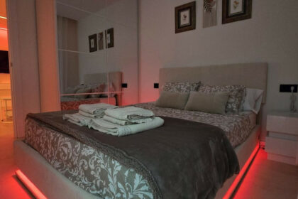 e26a18fb8cf884d0fe4dc2af72c8e83e - 33