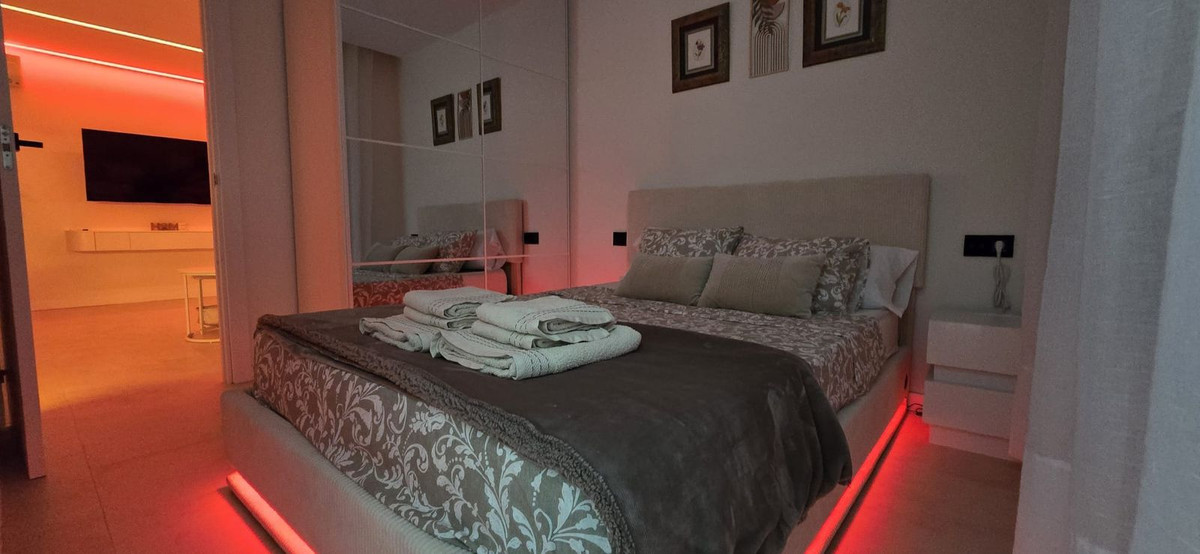 e26a18fb8cf884d0fe4dc2af72c8e83e - 33