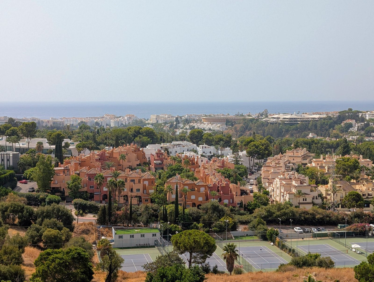 e26a18fb8cf884d0fe4dc2af72c8e83e - 41