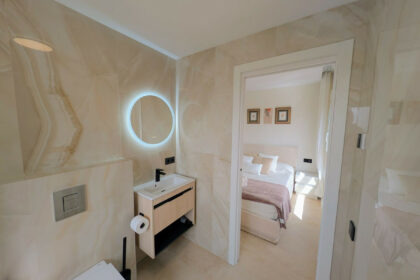 e26a18fb8cf884d0fe4dc2af72c8e83e - 42