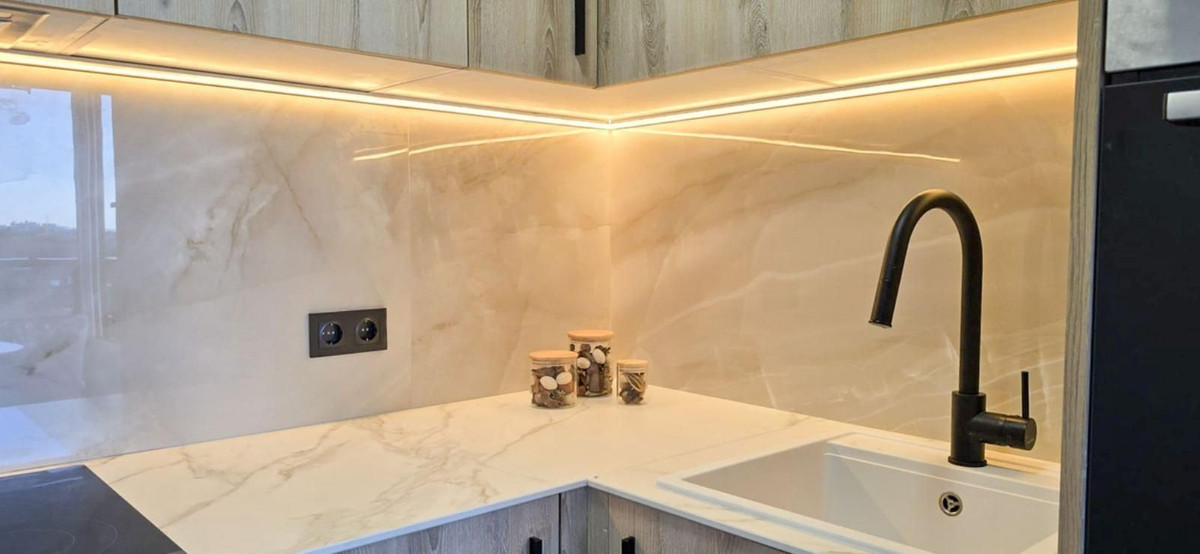 e26a18fb8cf884d0fe4dc2af72c8e83e - 44