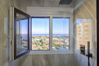 e26a18fb8cf884d0fe4dc2af72c8e83e - 52