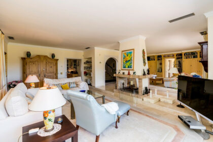 e26c9b3615225d7c816b84b29e22df08 - 11