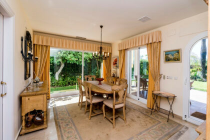 e26c9b3615225d7c816b84b29e22df08 - 13