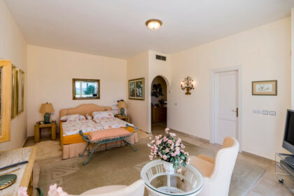 e26c9b3615225d7c816b84b29e22df08 - 17