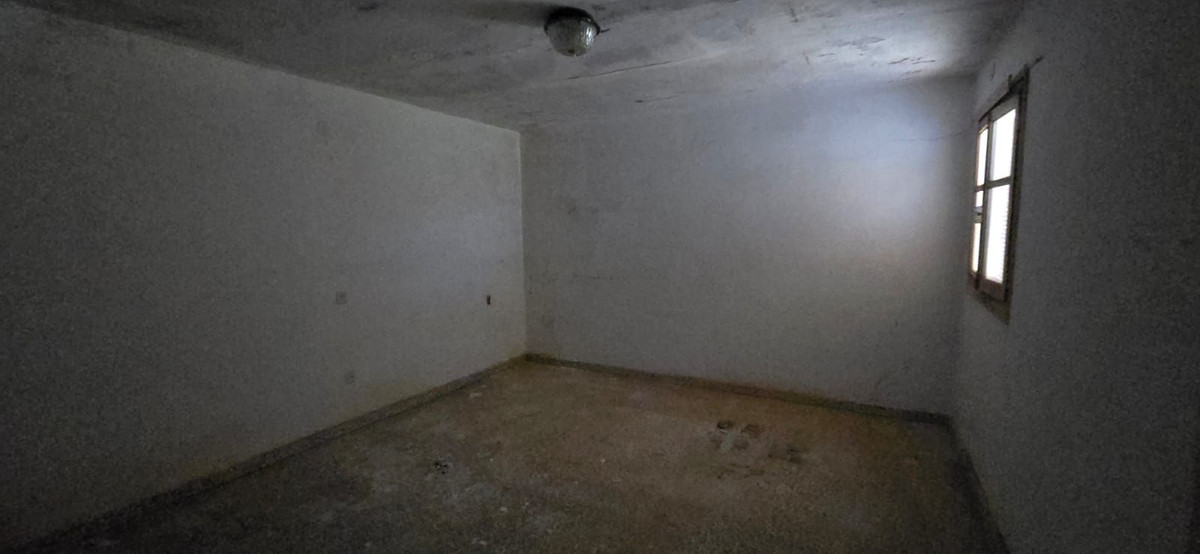 e38b541d518dcd005b757a5049634e8d - 12