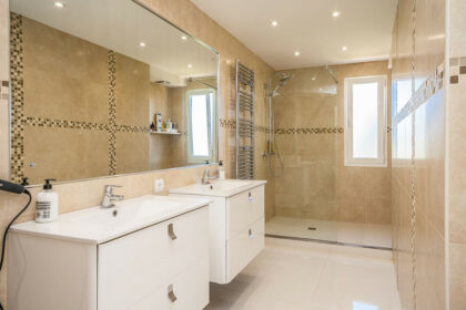 e3b020c8b8f6cba5563b7282a5d12f16 - 13