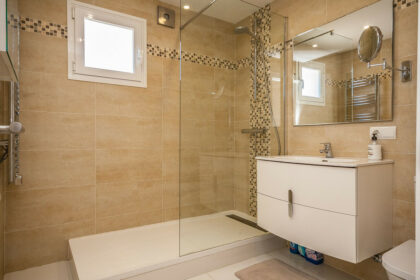 e3b020c8b8f6cba5563b7282a5d12f16 - 18