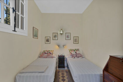 e3b5b4f7d7f526dae3891c63ca991dda - 24