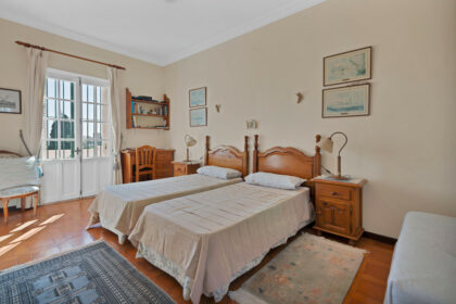 e3b5b4f7d7f526dae3891c63ca991dda - 28