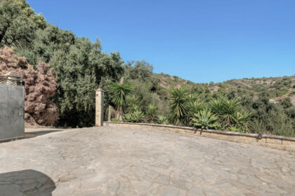 e435f7f1279a518729c69f015c04cd20 - 22