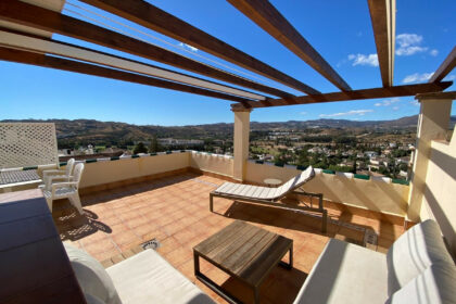 e5b321a9bbd9b168d8c8fede54ae5945 - 1