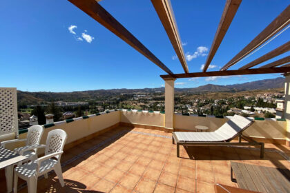 e5b321a9bbd9b168d8c8fede54ae5945 - 2