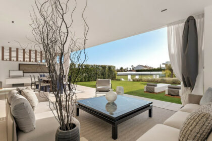 e5b35cbd589a8f3cca24637d01a622ad - 15