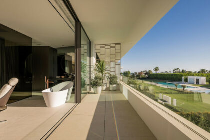 e5b35cbd589a8f3cca24637d01a622ad - 19