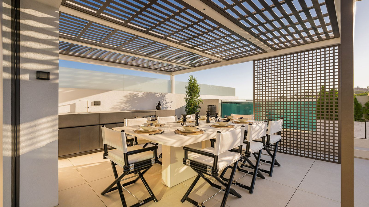 e5b35cbd589a8f3cca24637d01a622ad - 25