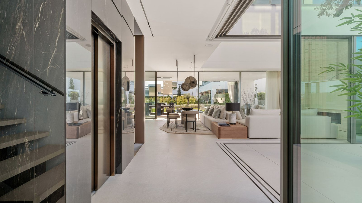 e5b35cbd589a8f3cca24637d01a622ad - 3