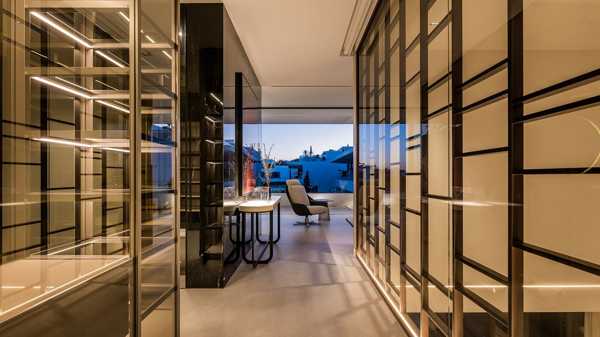 e5b35cbd589a8f3cca24637d01a622ad - 40