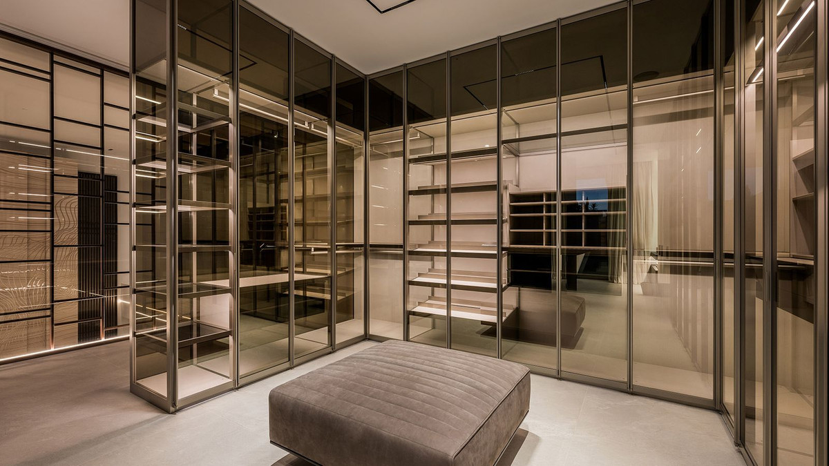 e5b35cbd589a8f3cca24637d01a622ad - 41